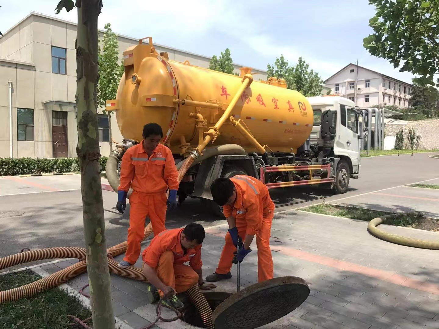 田阳化粪池清理与5-8吨吸粪车施工效率分析